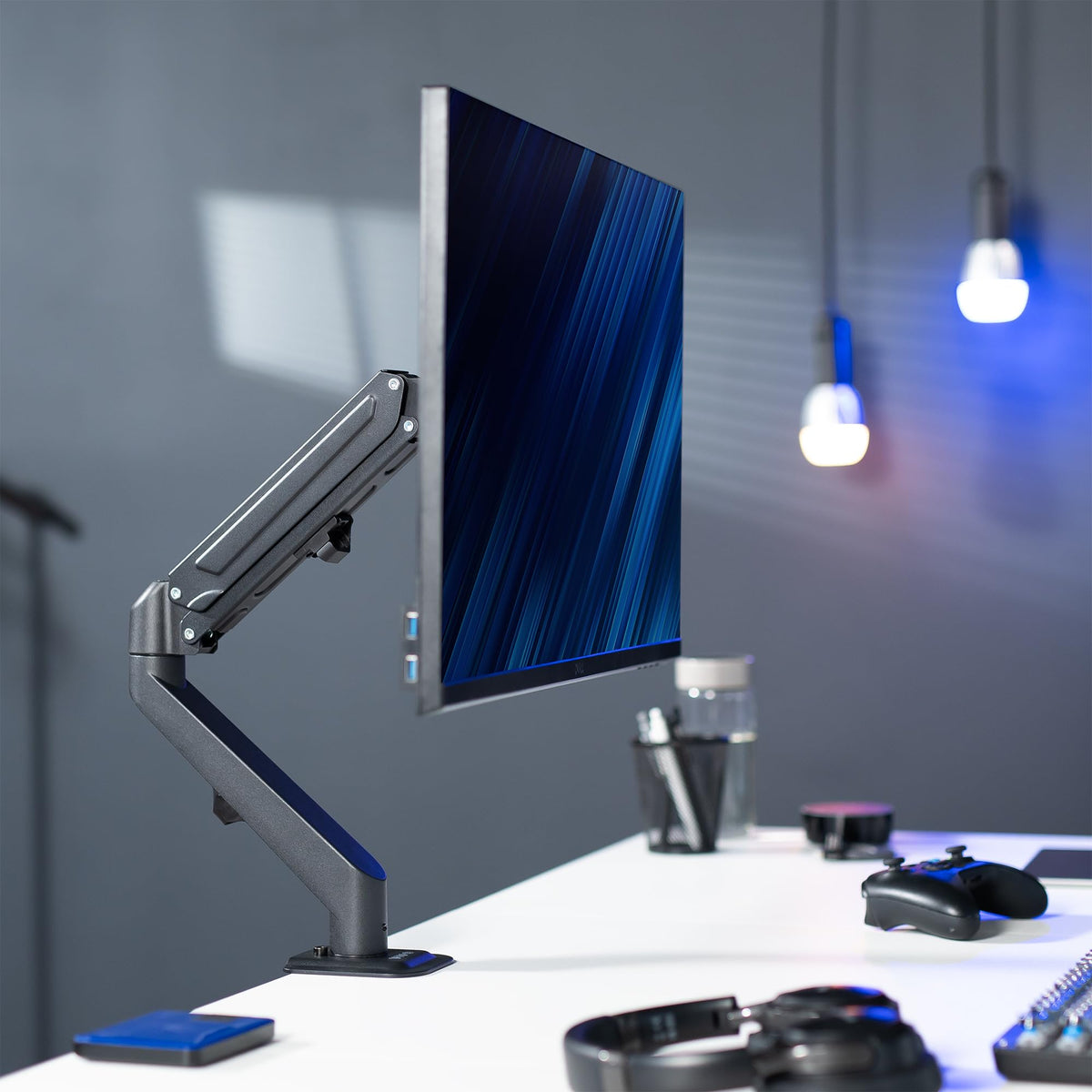 Pneumatic Ultrawide Monitor Arm